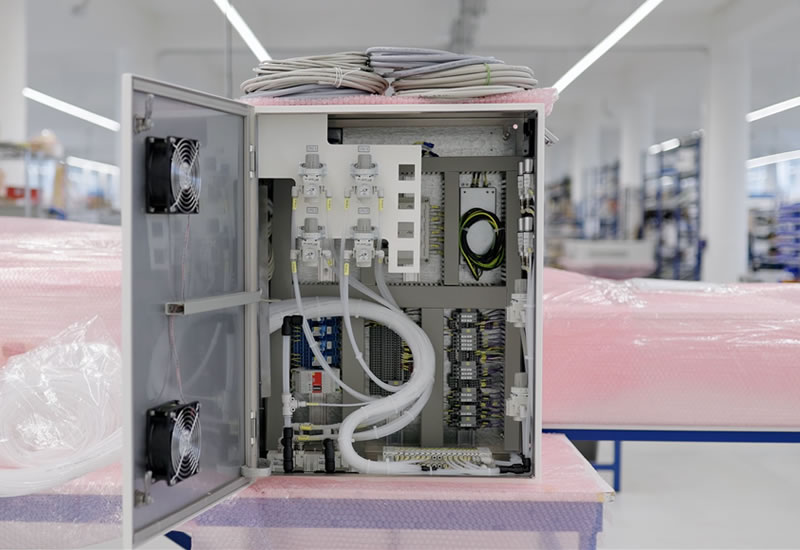 Low complex box build assembly-1